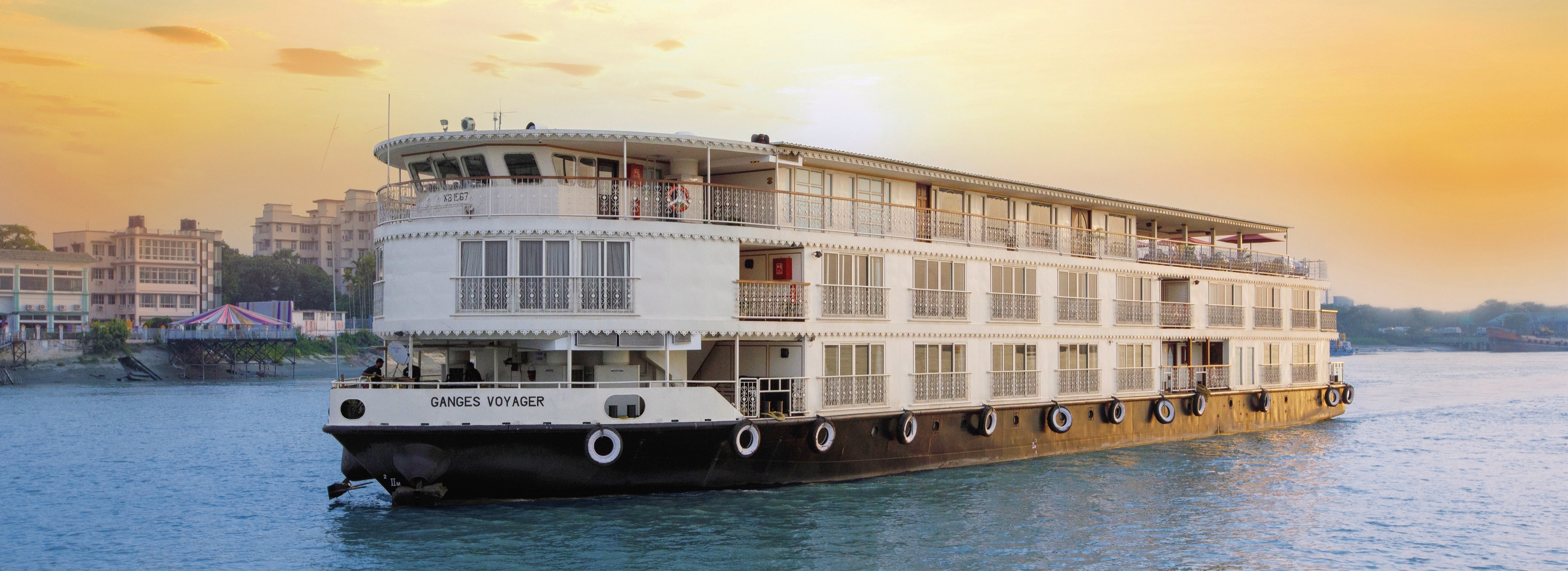 RV Ganges Voyager